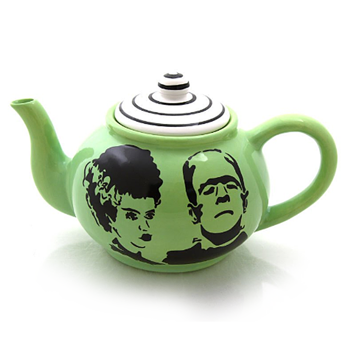 Can be personalized!
Mr and Mrs , personalized wedding gift, Frankenstein and Bride teapotThis is a