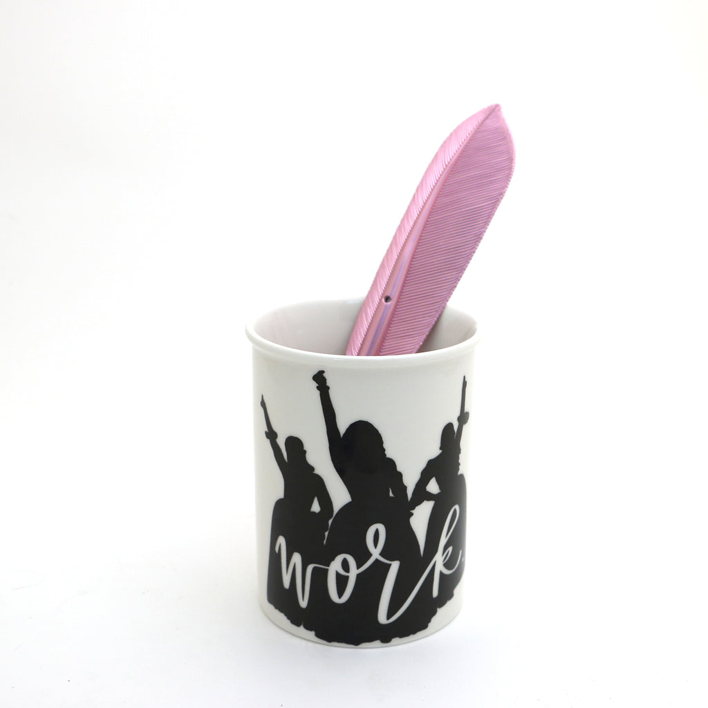Work pencil holder, brush cup, pen and pencil holder, can add feather pens