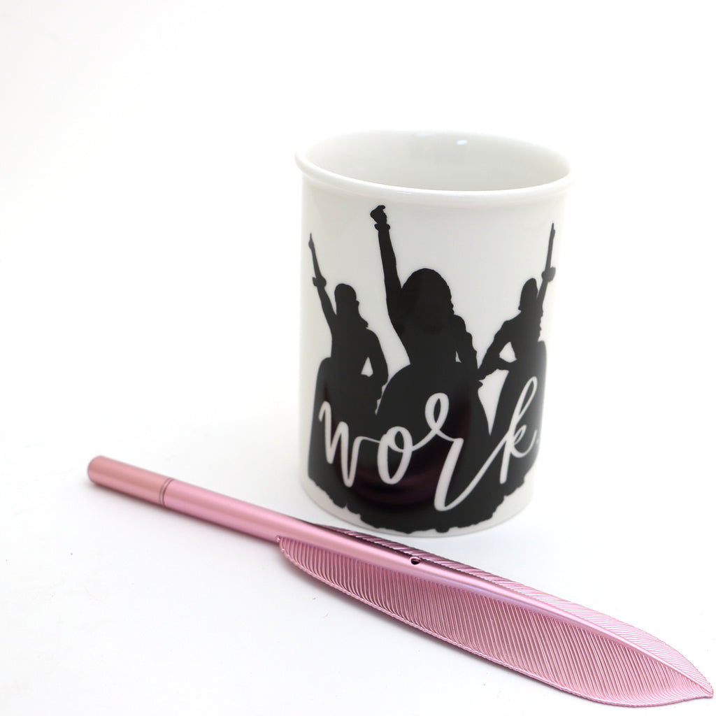 Work pencil holder, brush cup, pen and pencil holder, can add feather pens